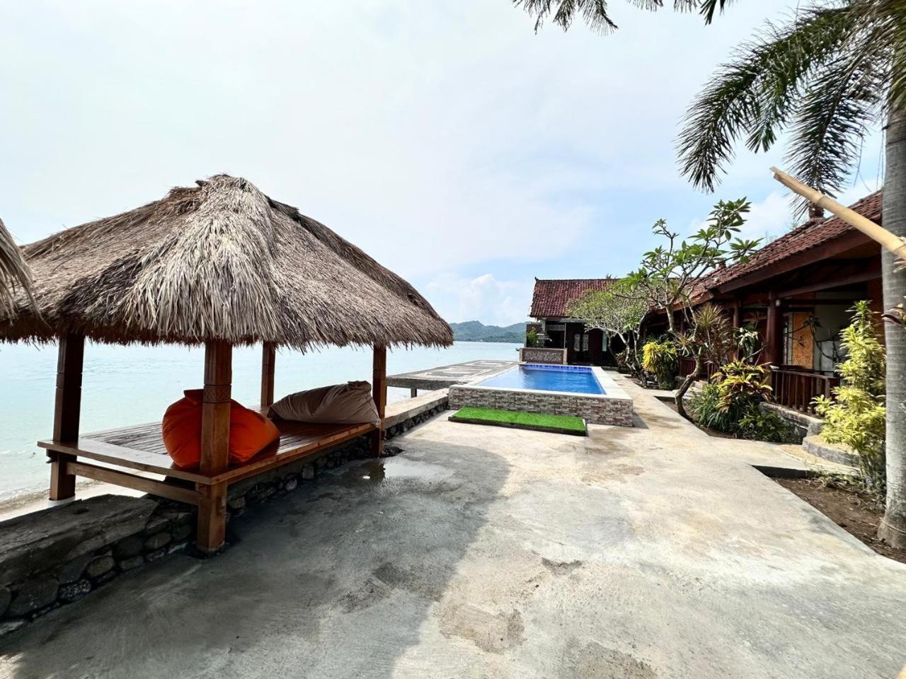 Krisna Bungalows And Restaurant Sekotong Exteriör bild