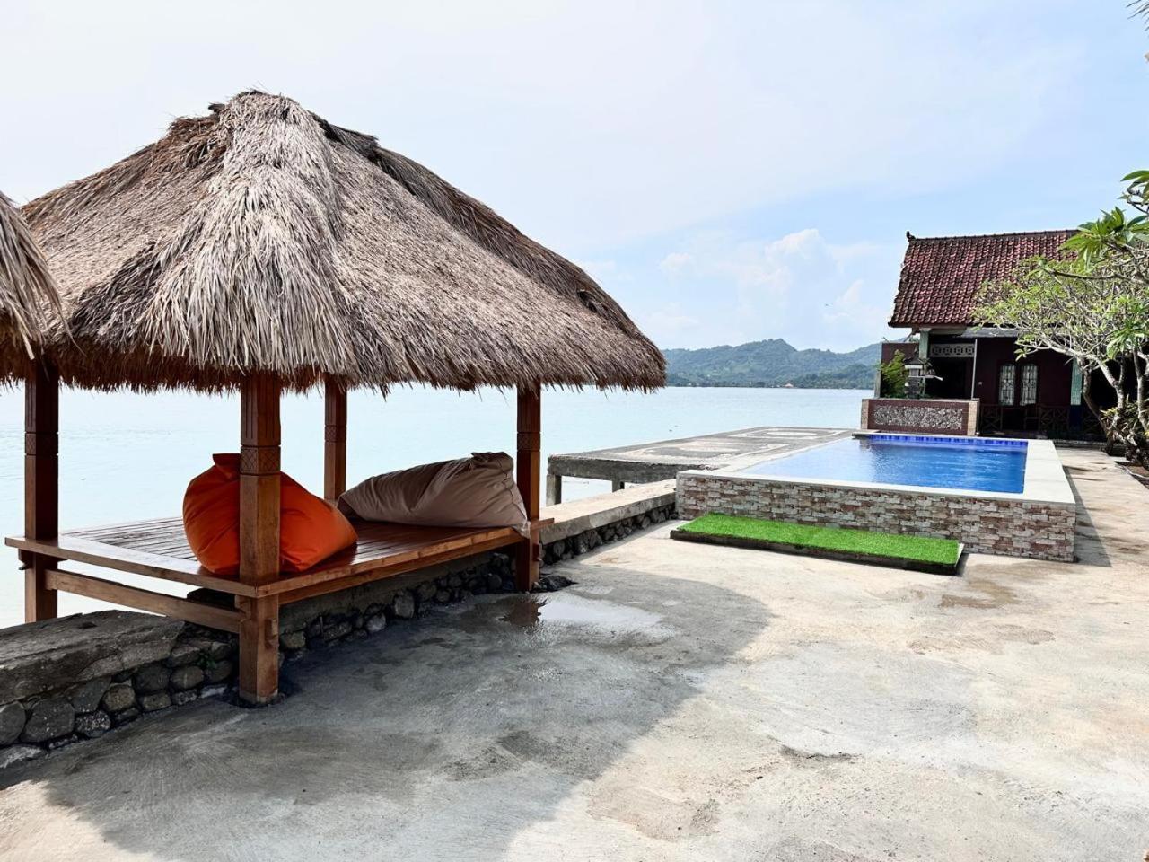 Krisna Bungalows And Restaurant Sekotong Exteriör bild