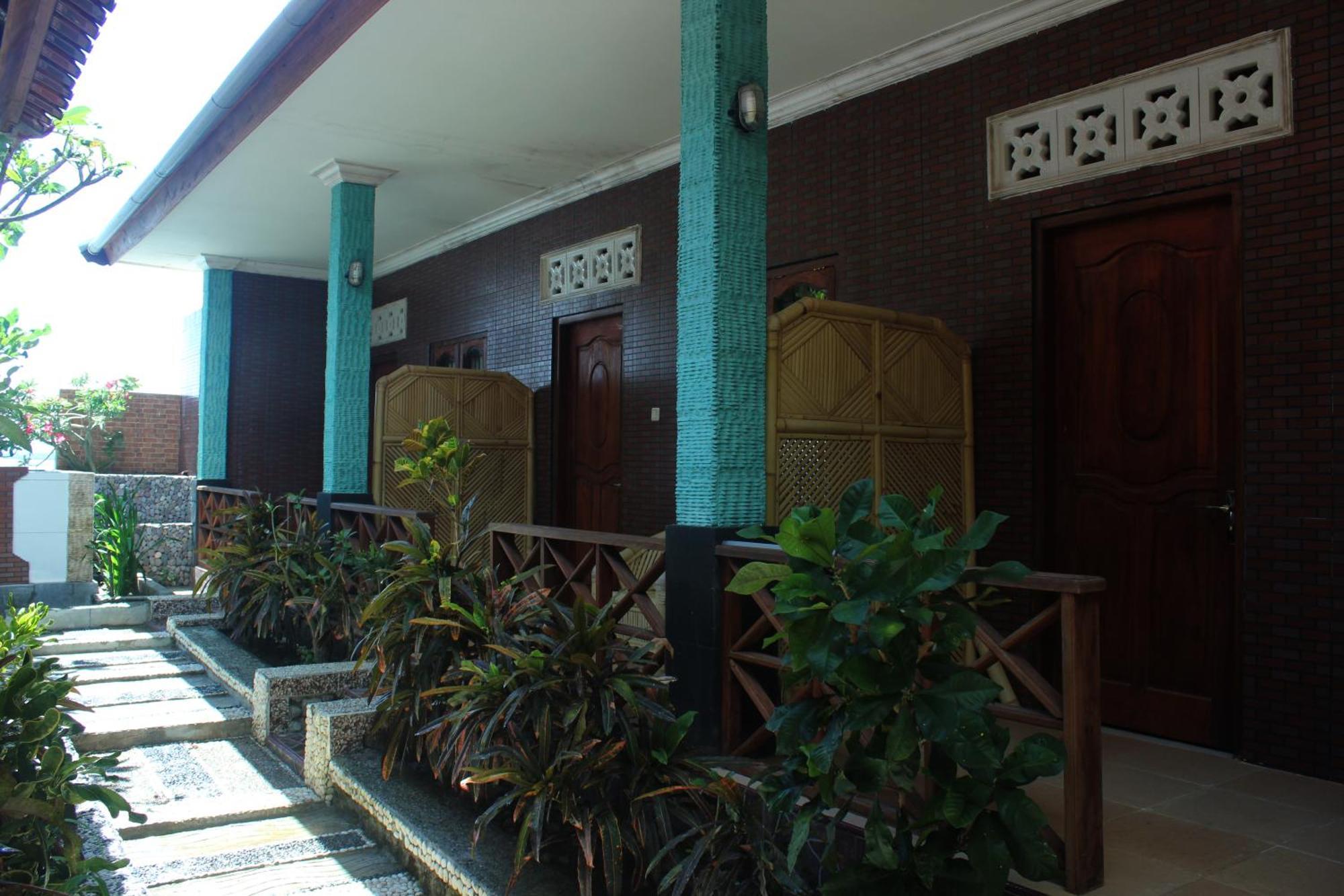 Krisna Bungalows And Restaurant Sekotong Exteriör bild