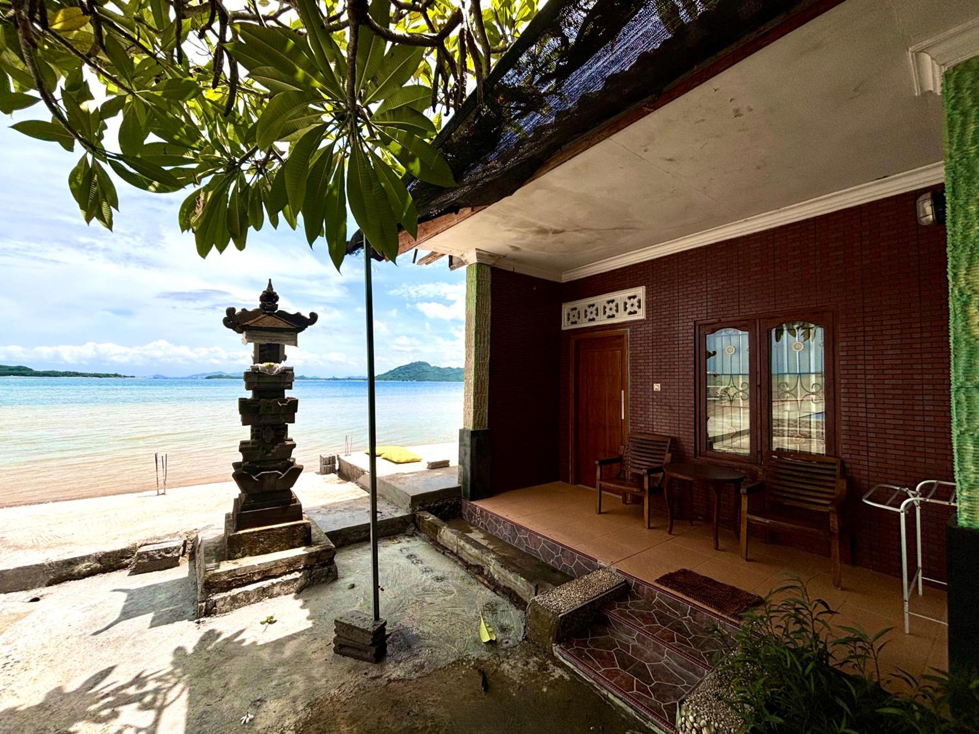 Krisna Bungalows And Restaurant Sekotong Exteriör bild